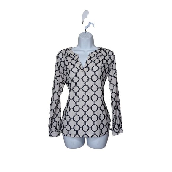 Loft Women's The Softened Shirt White & Blue geo Patterned Blouse Size XS - Picture 1 of 7